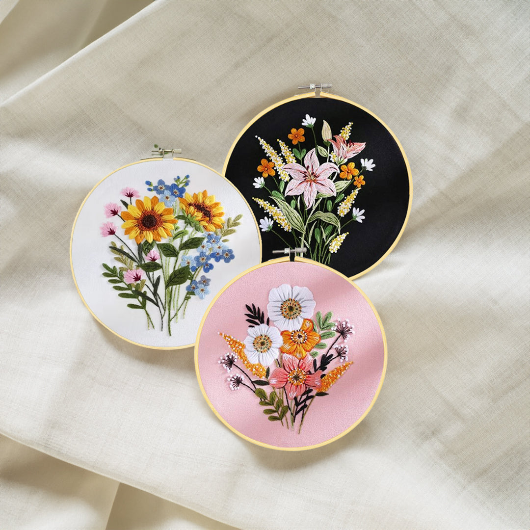 Borduurpakket met bloemen roze zwart wit